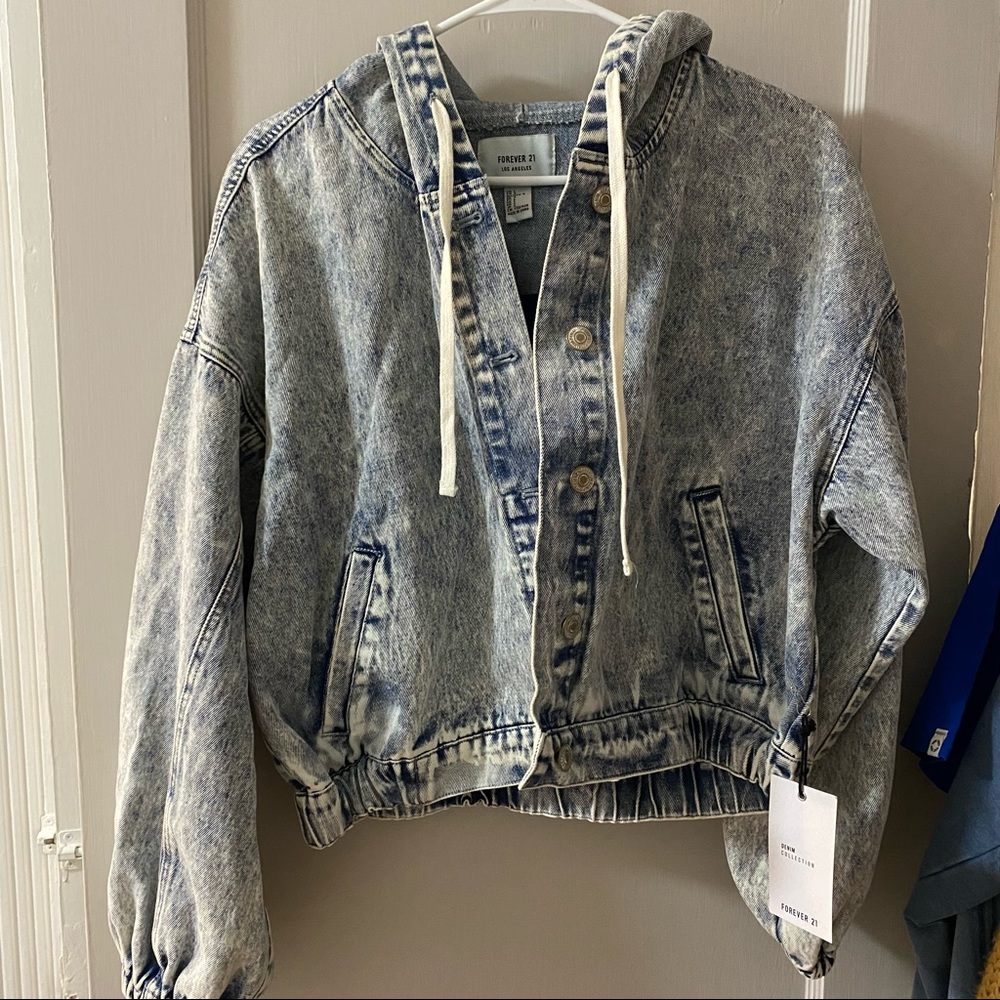 NWT Cropped Acid Wash Denim Jacket
